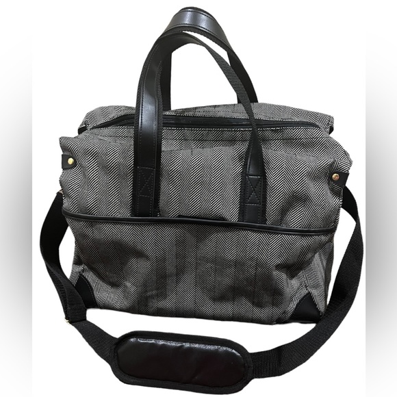 EUC Andre agassi charitable foundation weekender /travel bag by cox - Picture 2 of 15